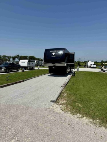 Pull through sites for Campers, RVs, Trailers at Whitesboro RV Parks